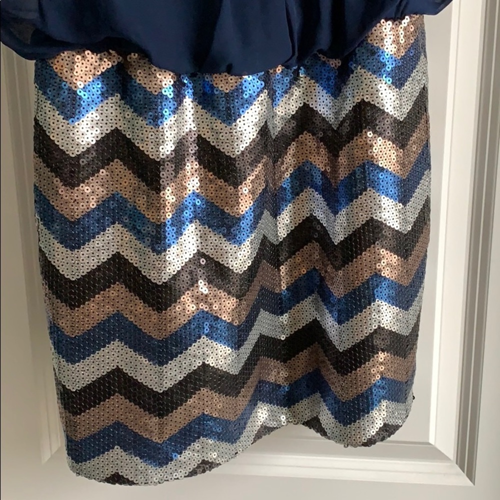 Dress - Picture 2 of 3